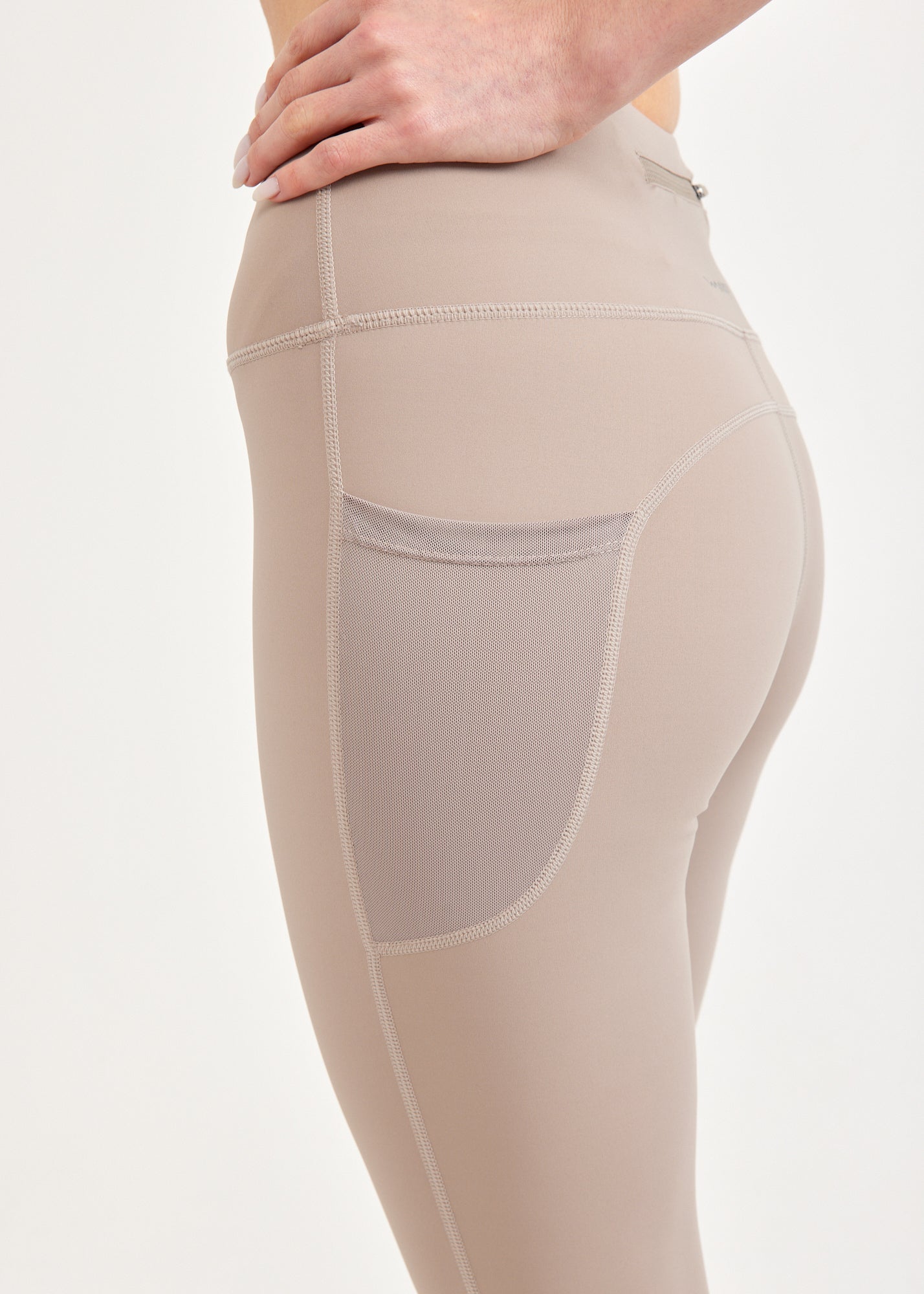 טייץ שילוב רשת ורוכסן אחורי בז'