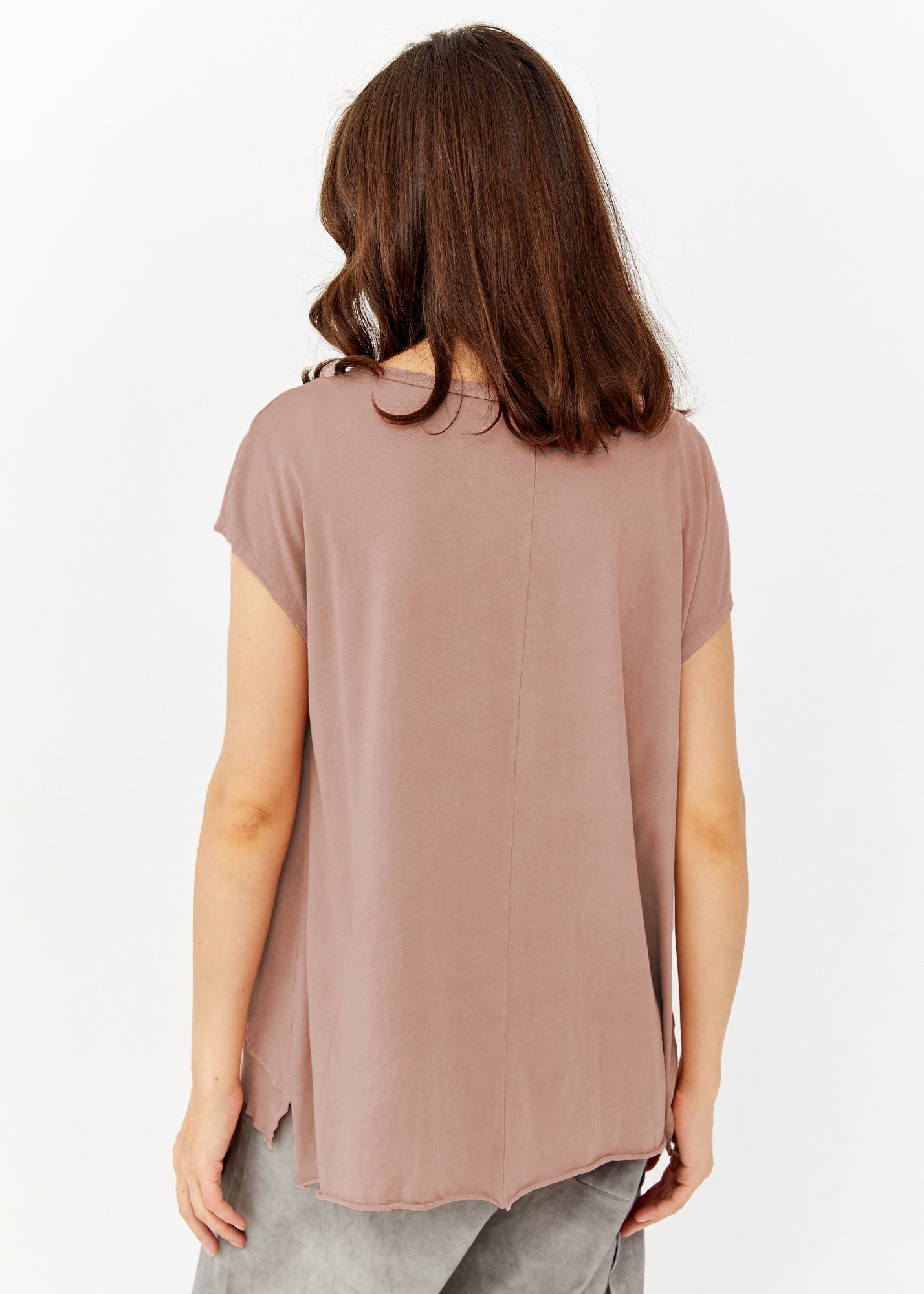 חולצה סיומת מנג'ט ווש חום ווש