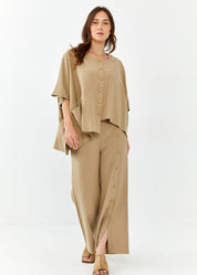 חולצה מכופתרת אוברסייז אסימטרית חום