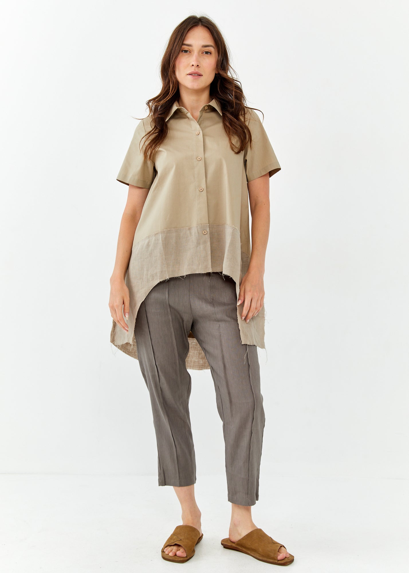 חולצה מכופתרת שרוול קצר שילוב פשתן בז