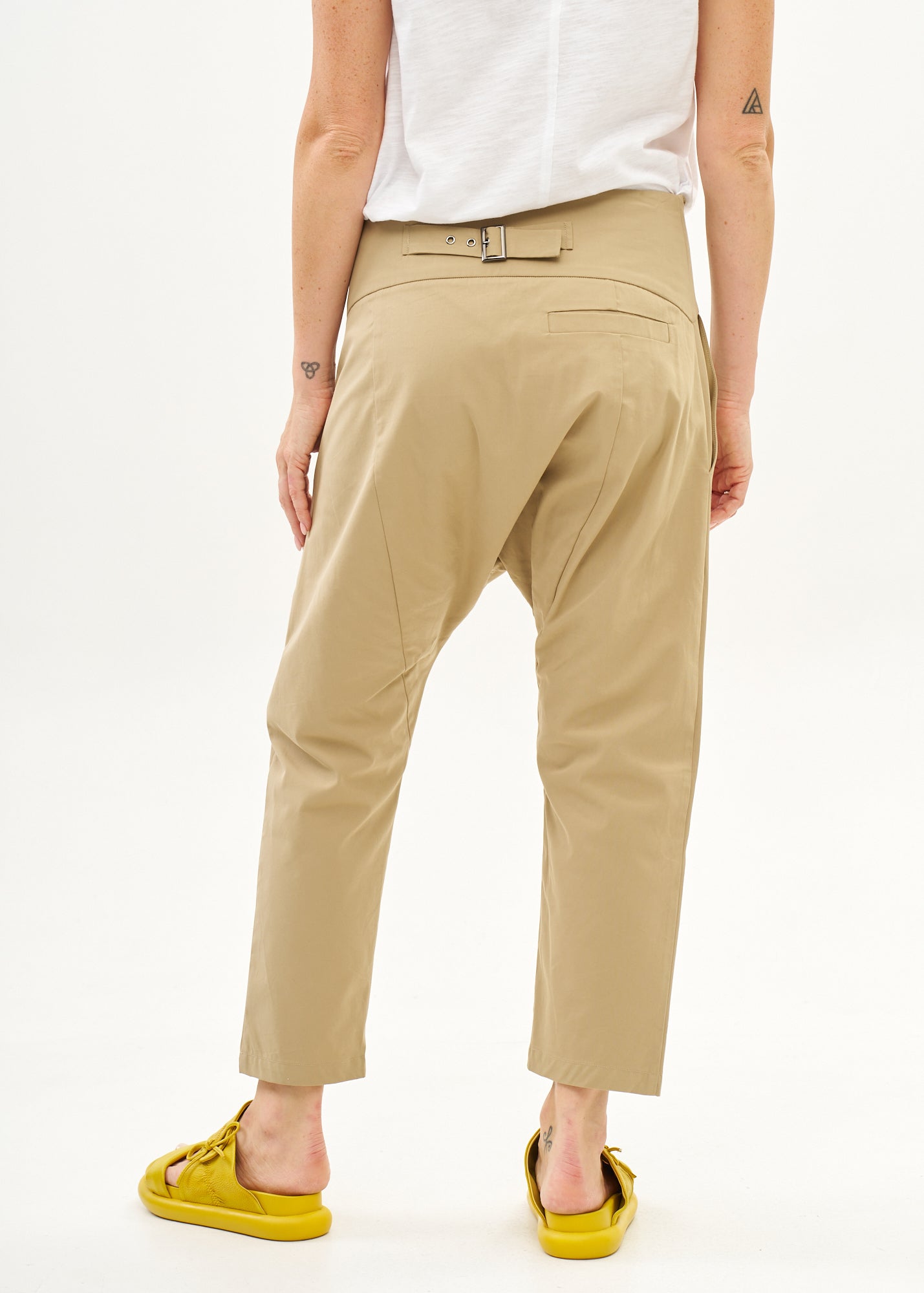 מכנסיים עם כפתורים חגורה מקופלת חום