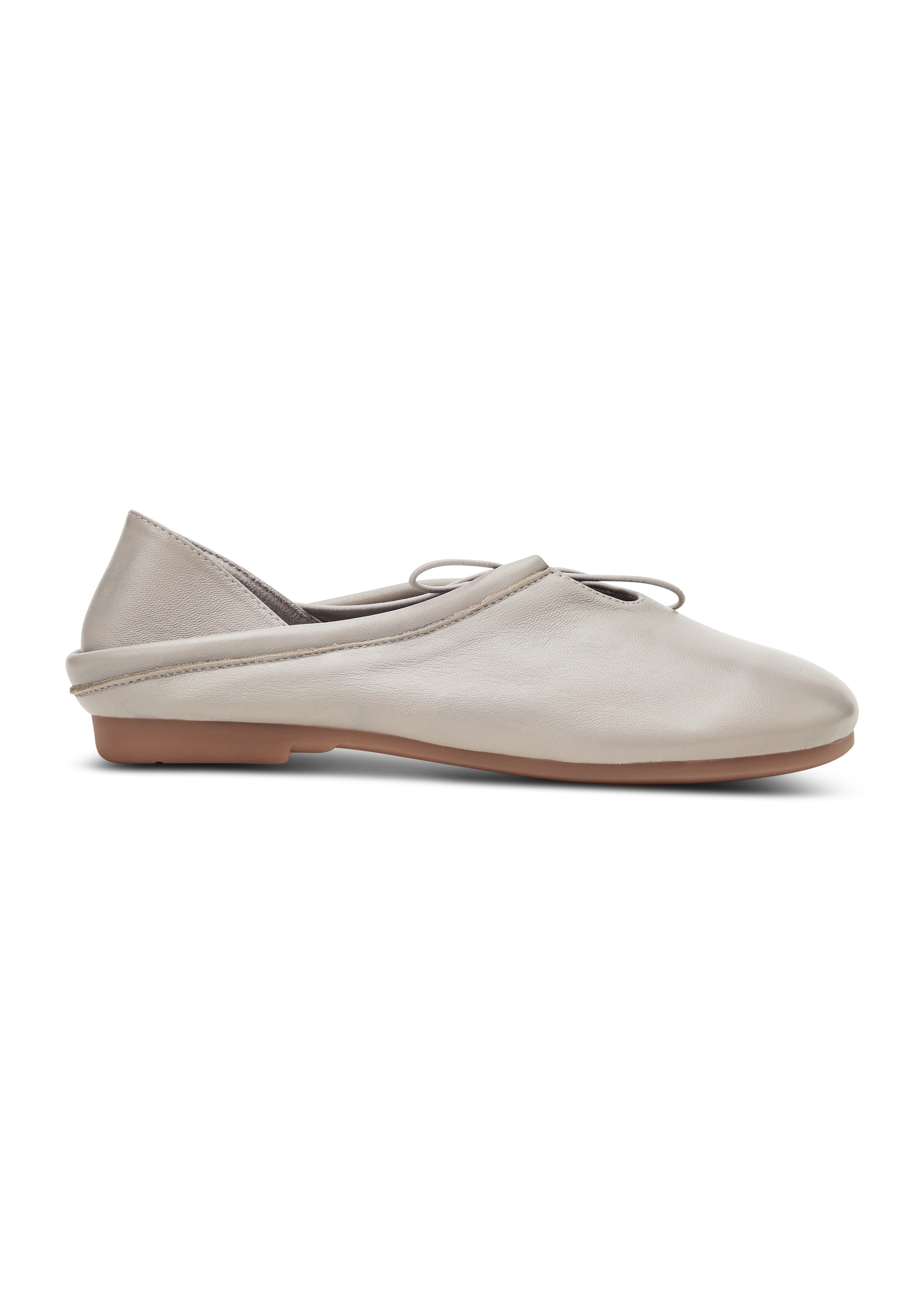 Leather shoes with a foldable heel and a grey elastic tie