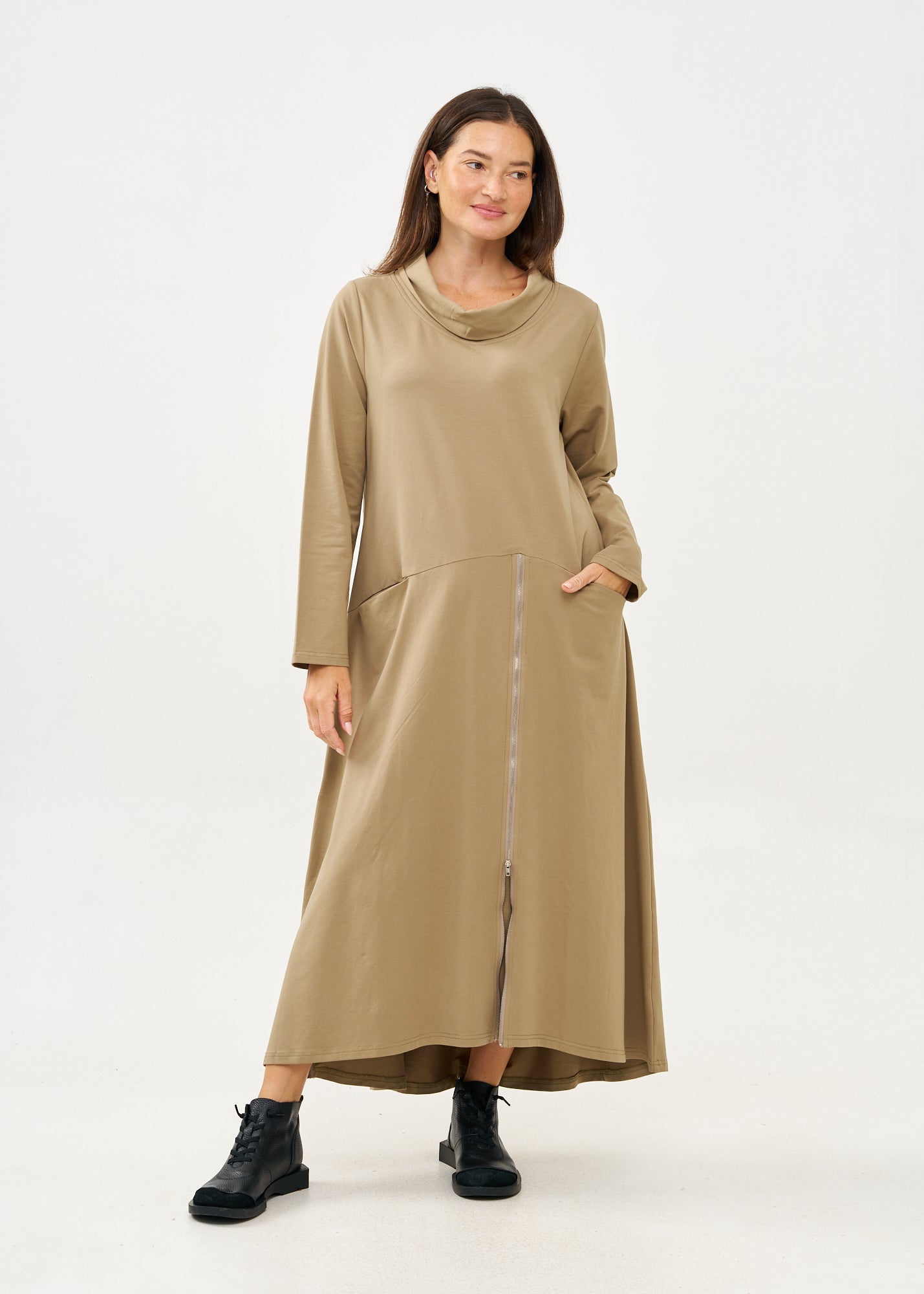 שמלה שרוול ארוך גולף ורוכסן חום