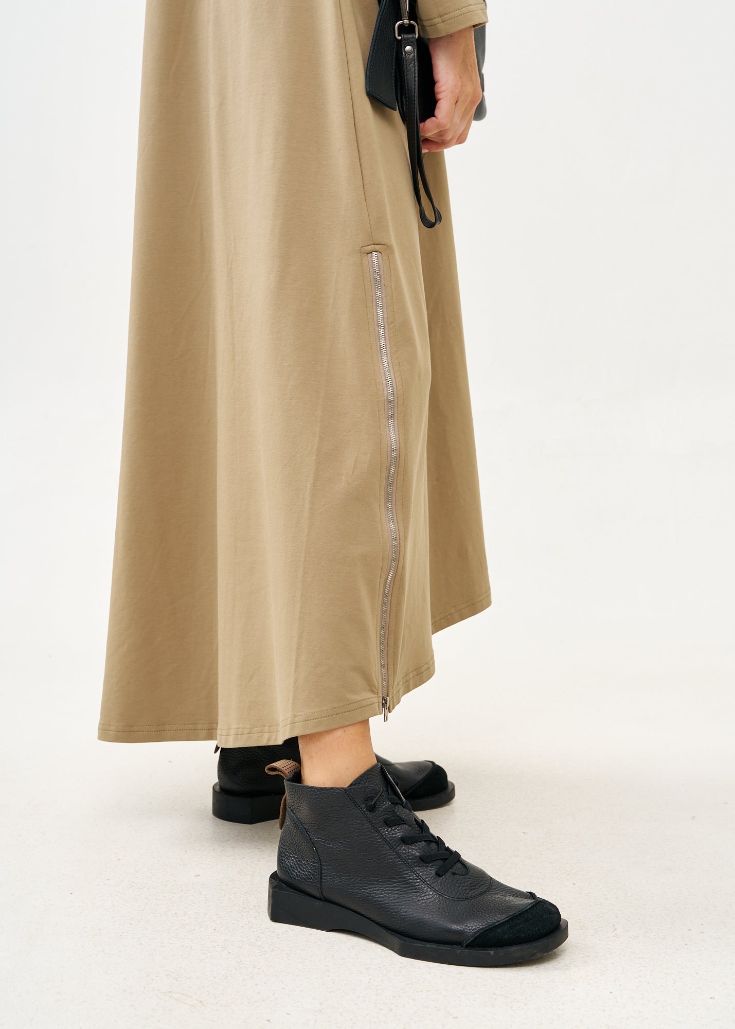 שמלה שרוול ארוך גולף ורוכסן חום