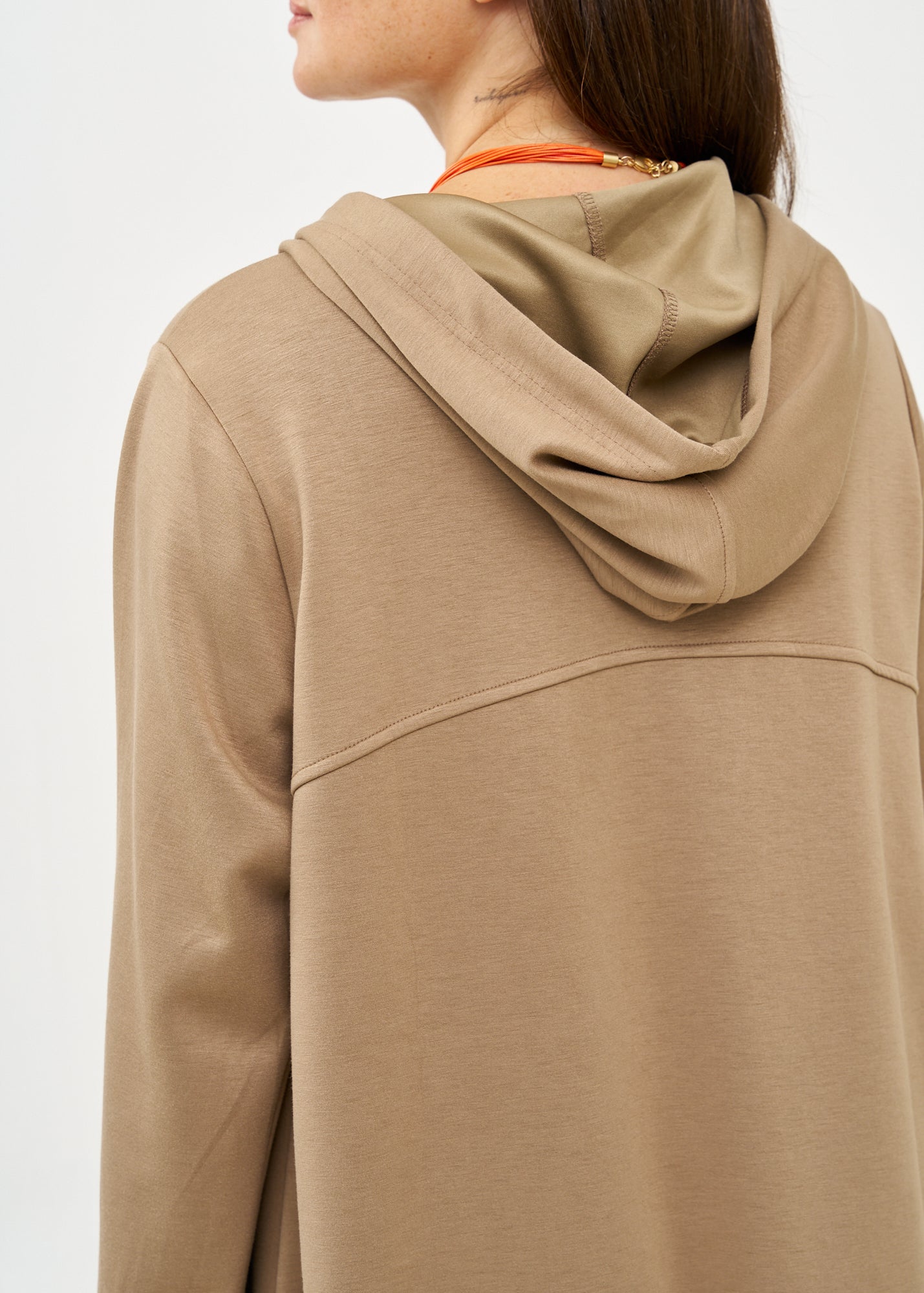 שמלה עם קפוצ'ון שרוול ארוך חום