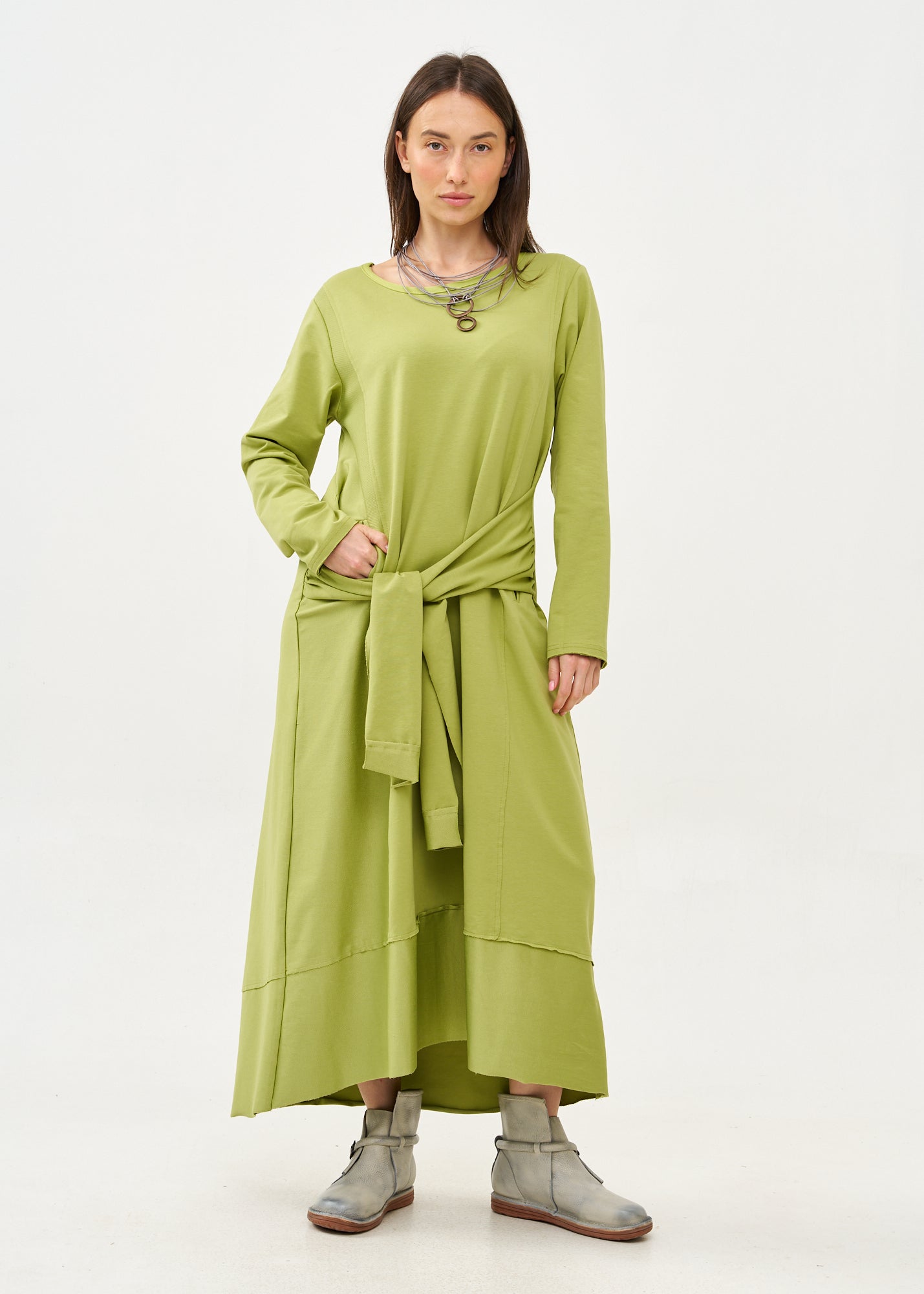 שמלה שרוול ארוך קשירה במותן ירוק