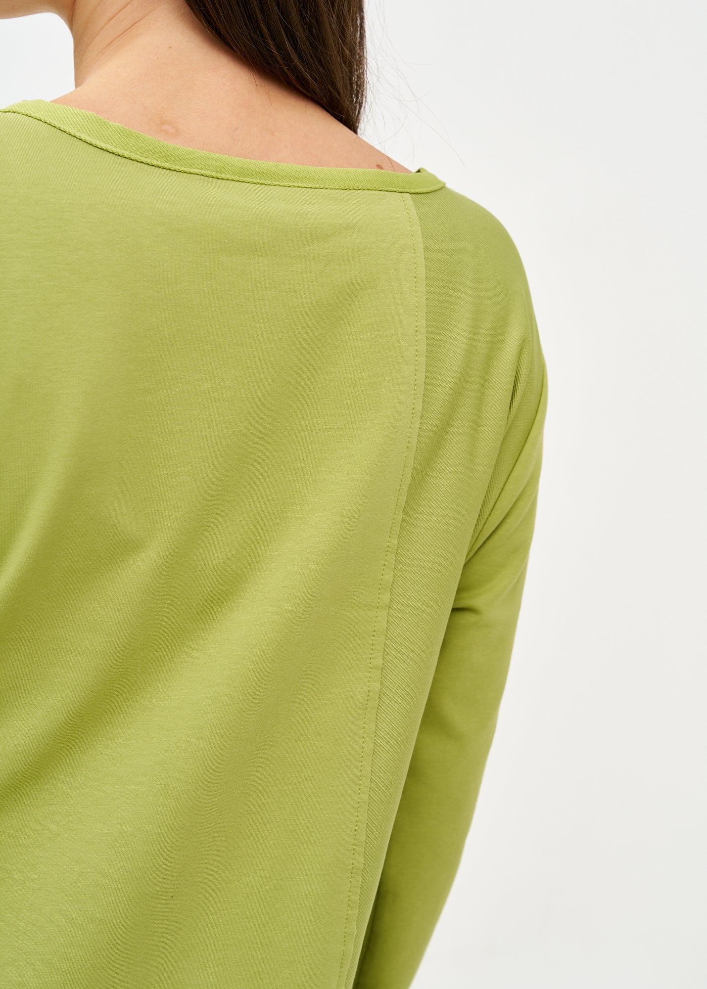 שמלה שרוול ארוך קשירה במותן ירוק