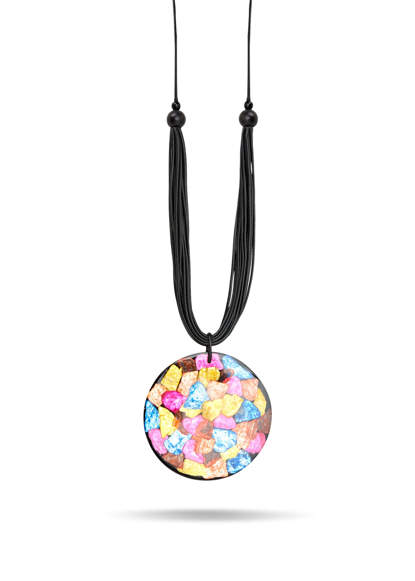 שרשרת עבודת יד חוטים ועיגול רזין גדול צבעוני