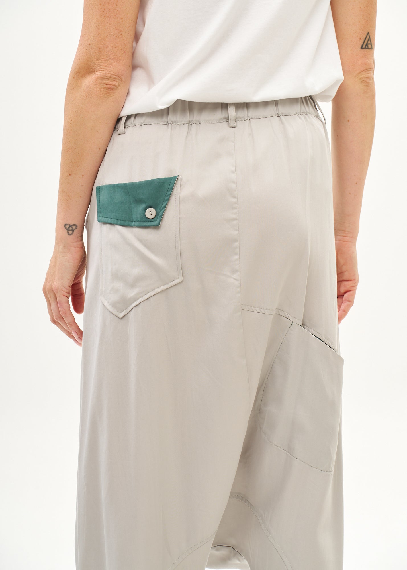 מכנסיים שקי שילוב צבע קיפול במכפלת אפור