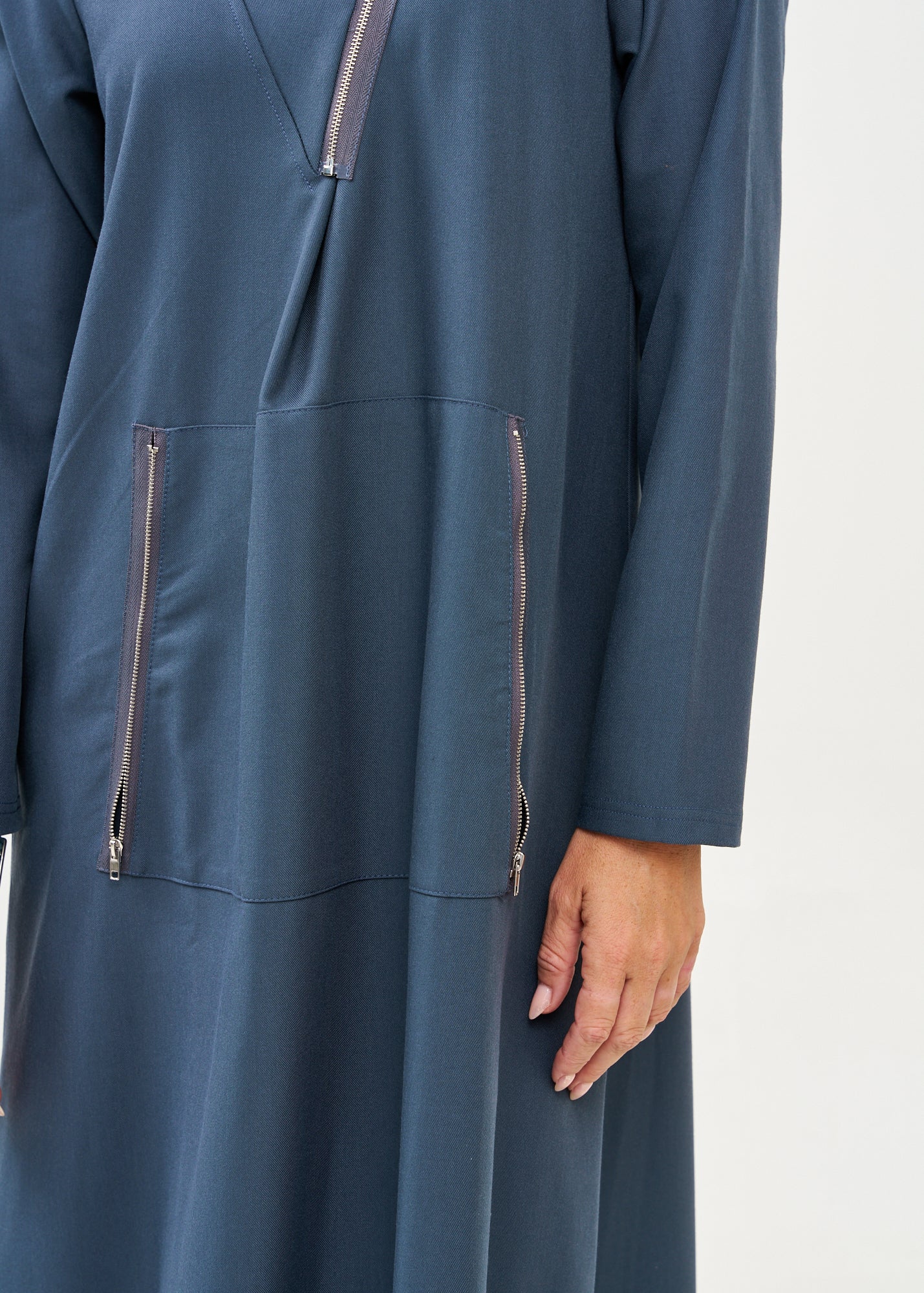 שמלה שרוול ארוך עם כובע ורוכסן כחול כהה