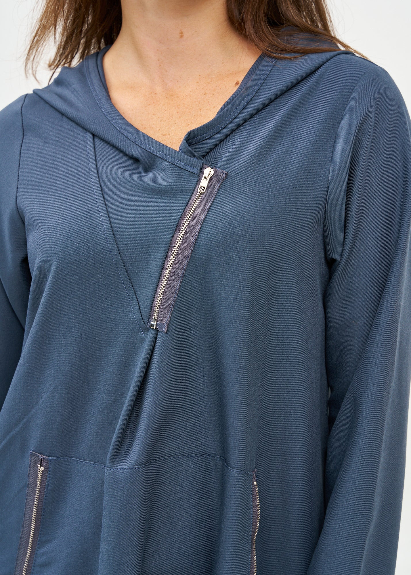 שמלה שרוול ארוך עם כובע ורוכסן כחול כהה