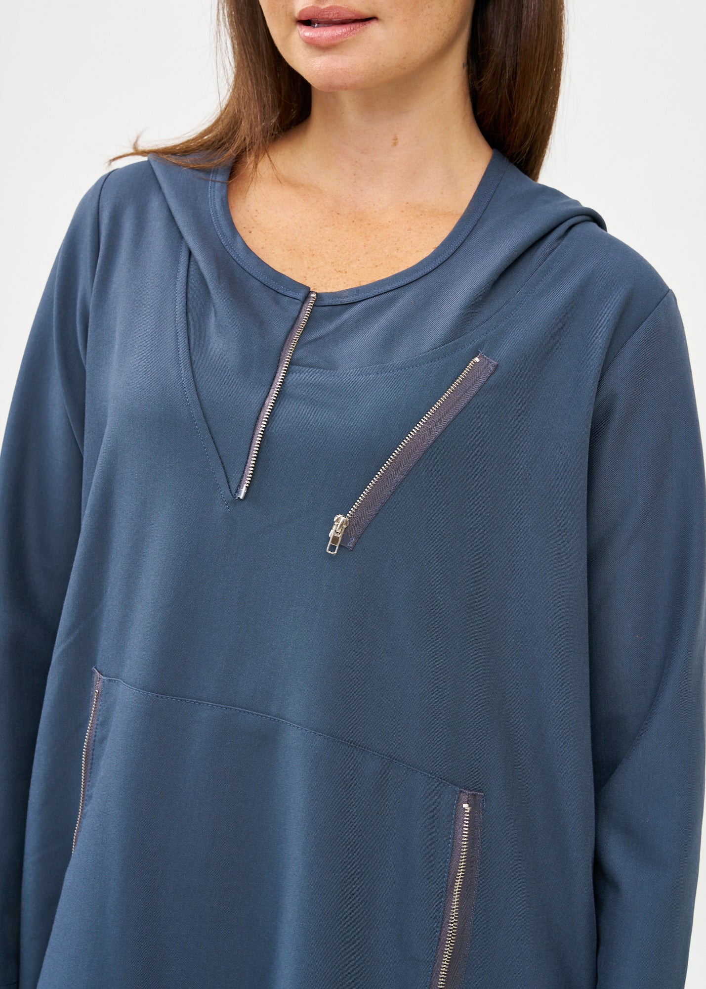 שמלה שרוול ארוך עם כובע ורוכסן כחול כהה