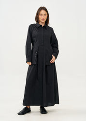 שמלה שרוול ארוך מכופתרת עם שני כיסים תלויים שחור