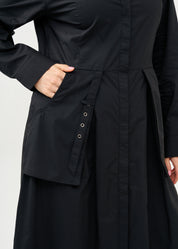 שמלה שרוול ארוך מכופתרת עם שני כיסים תלויים שחור