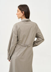שמלה שרוול ארוך מכופתרת עם שני כיסים תלויים אפור