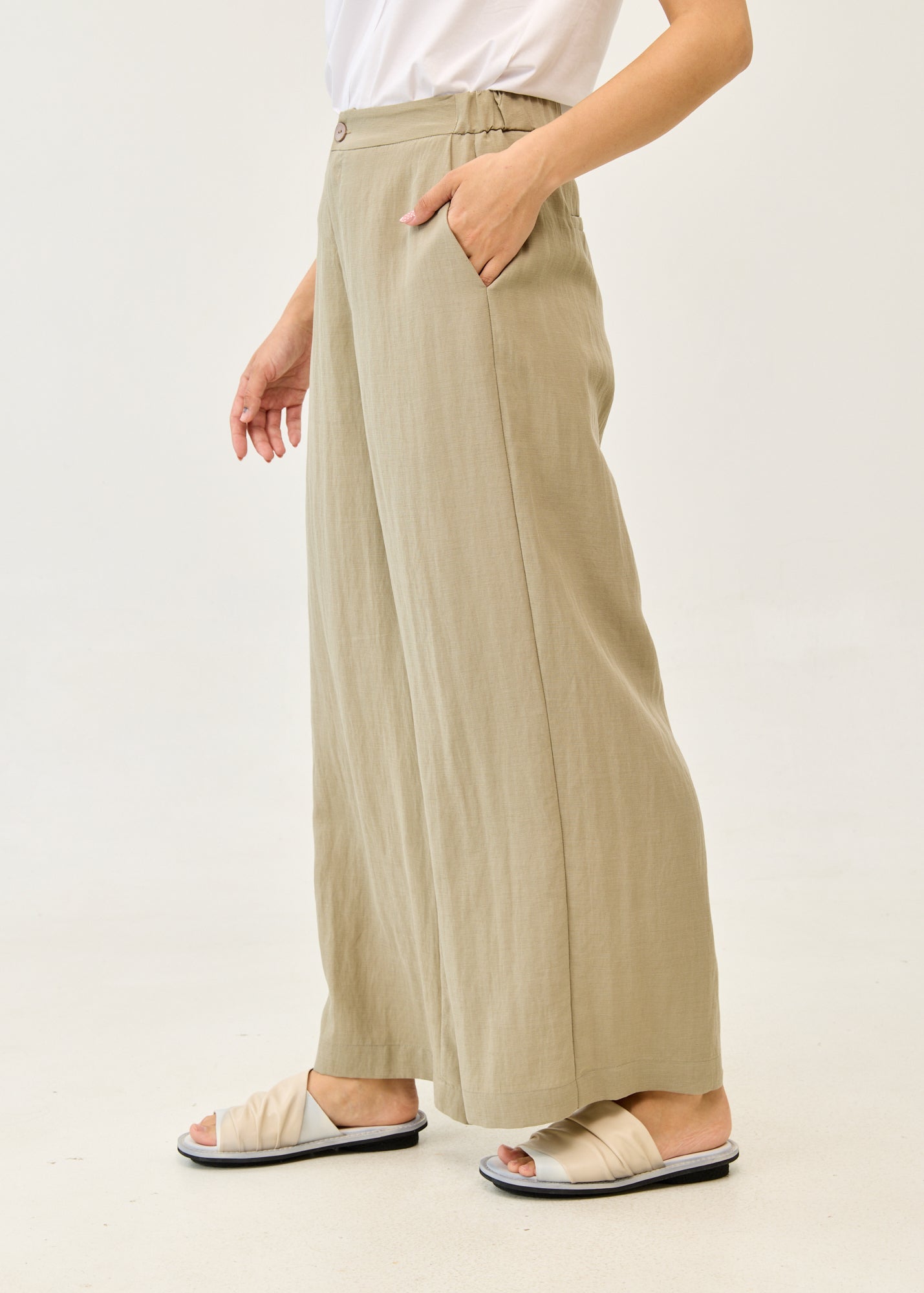 Brown linen wide-leg trousers