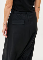 מכנס חצאית קלאסי עם ברק שחור