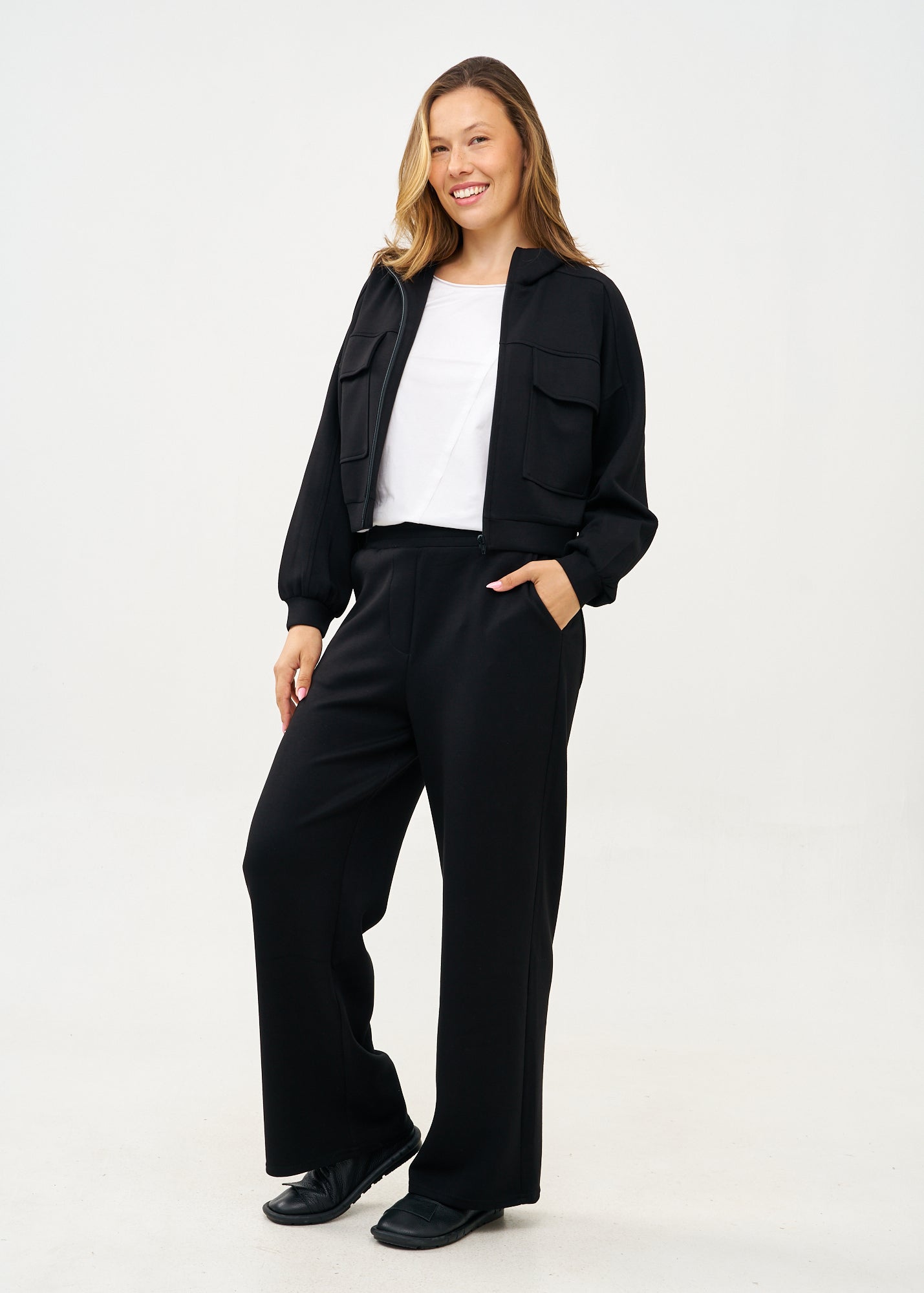 ג'קט שני כיסים קידמיים ורוכסן שחור