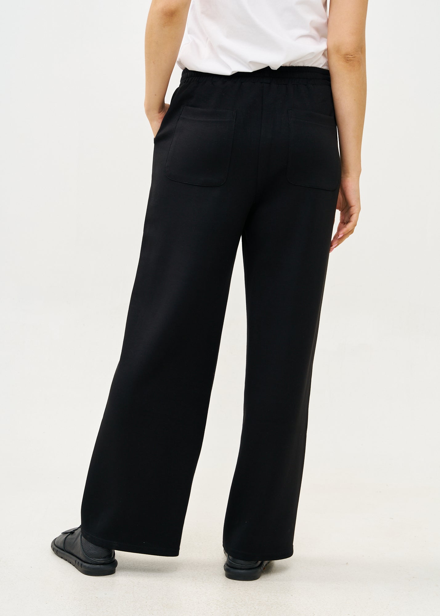 מכנסיים רחבים מבד רך שחור