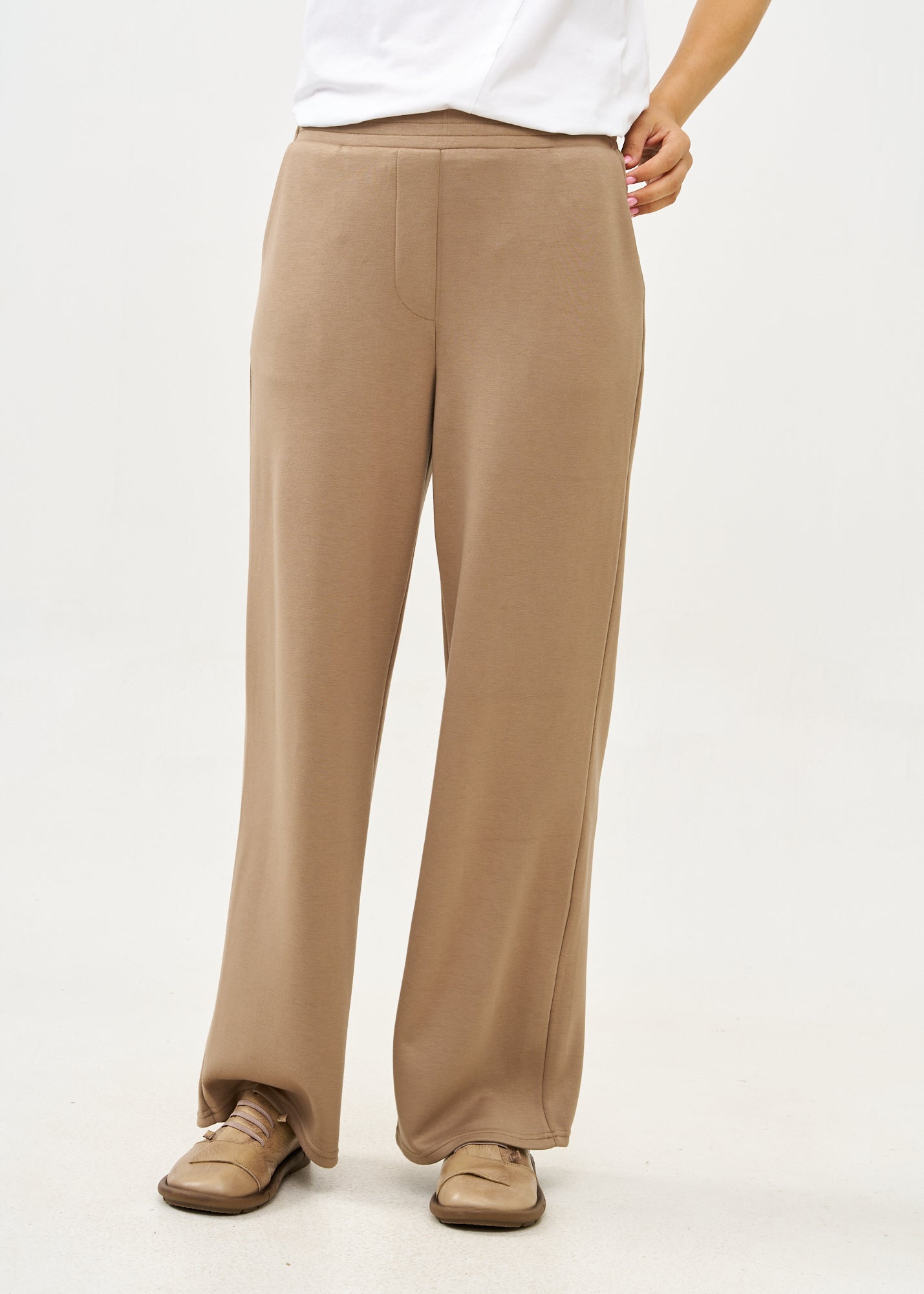 מכנסיים רחבים מבד רך חום