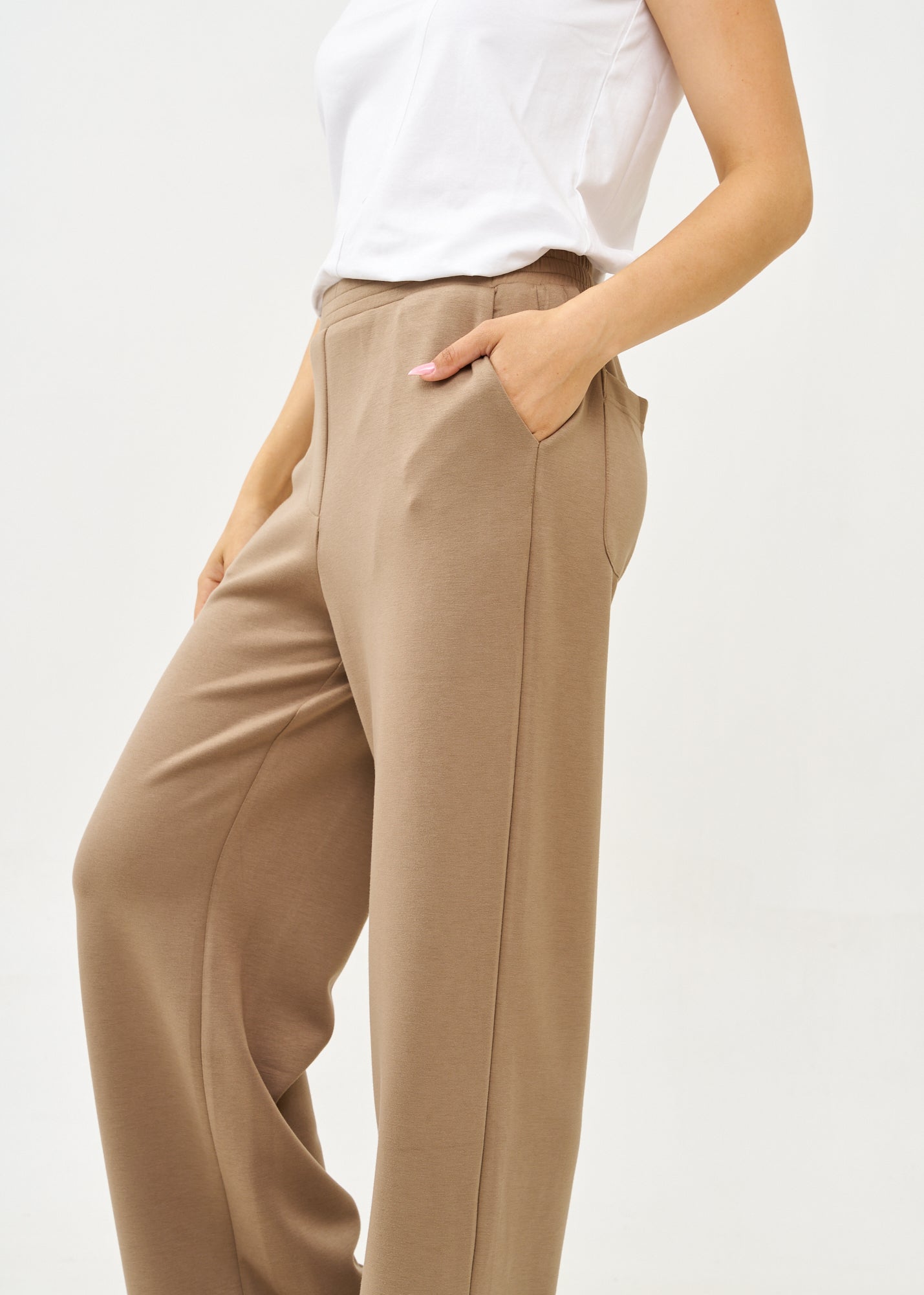 מכנסיים רחבים מבד רך חום