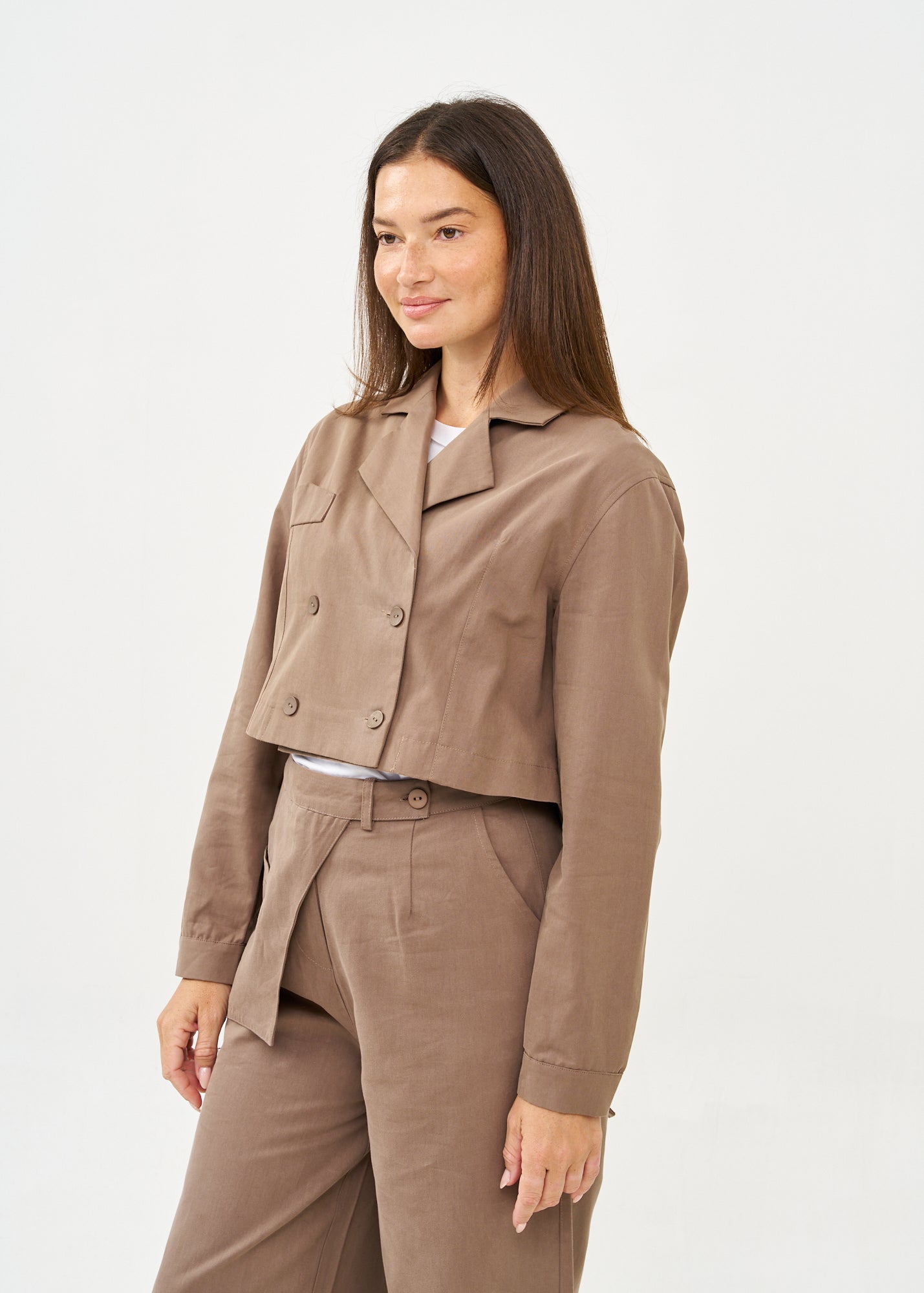 בלייזר קצר כפתרה כפולה חום