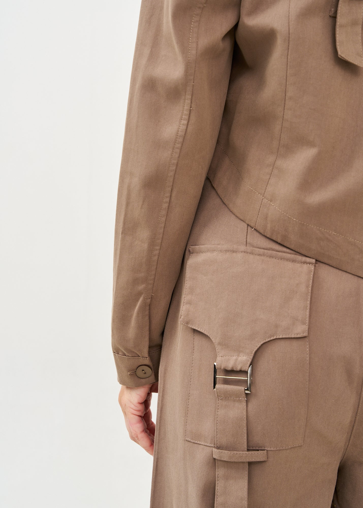 בלייזר קצר כפתרה כפולה חום