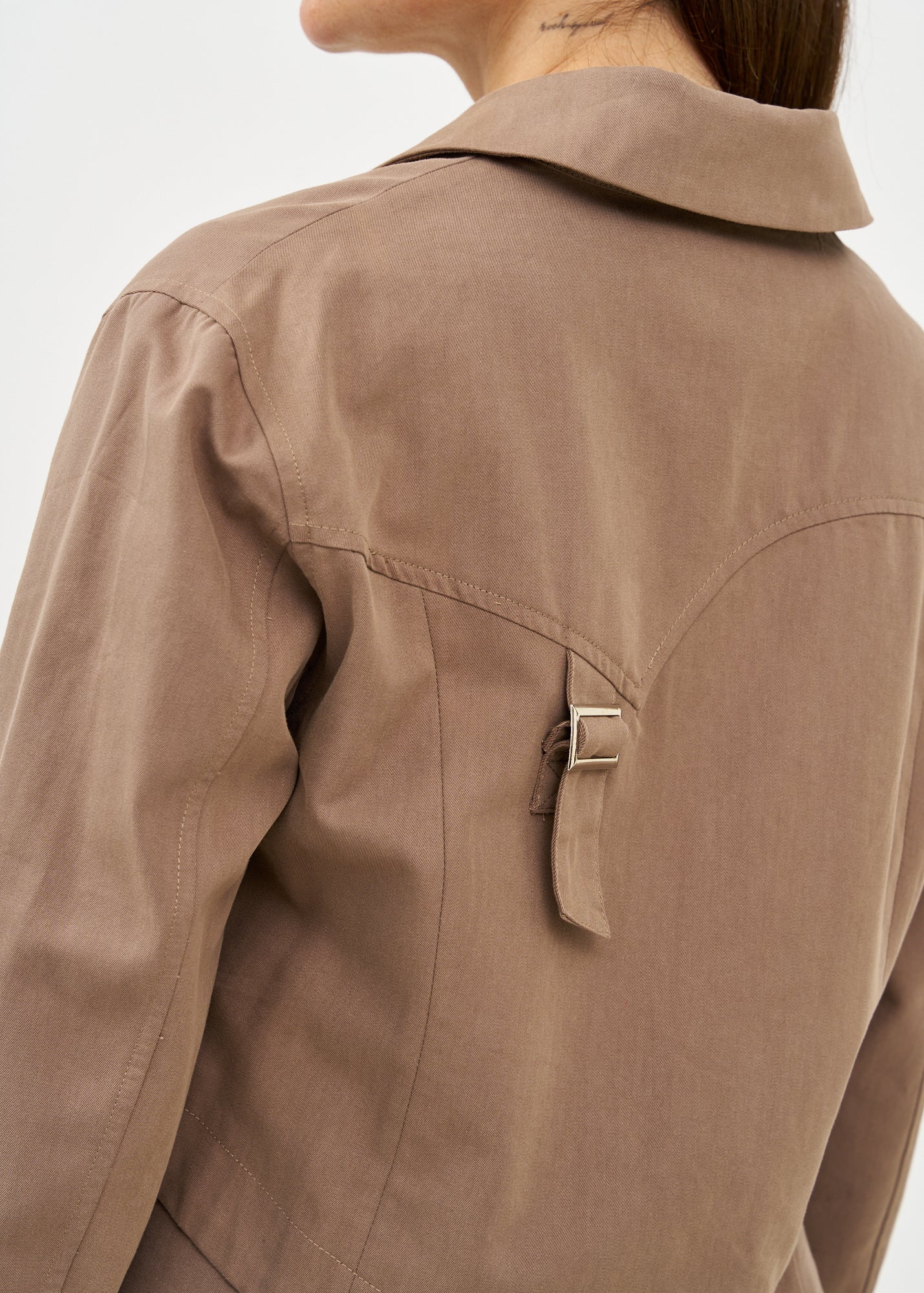 בלייזר קצר כפתרה כפולה חום