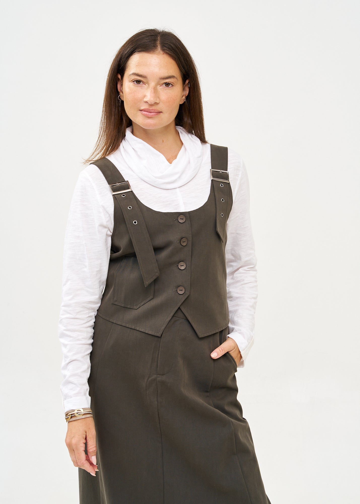 וסט כתפיות עם אבזמים אפור כהה