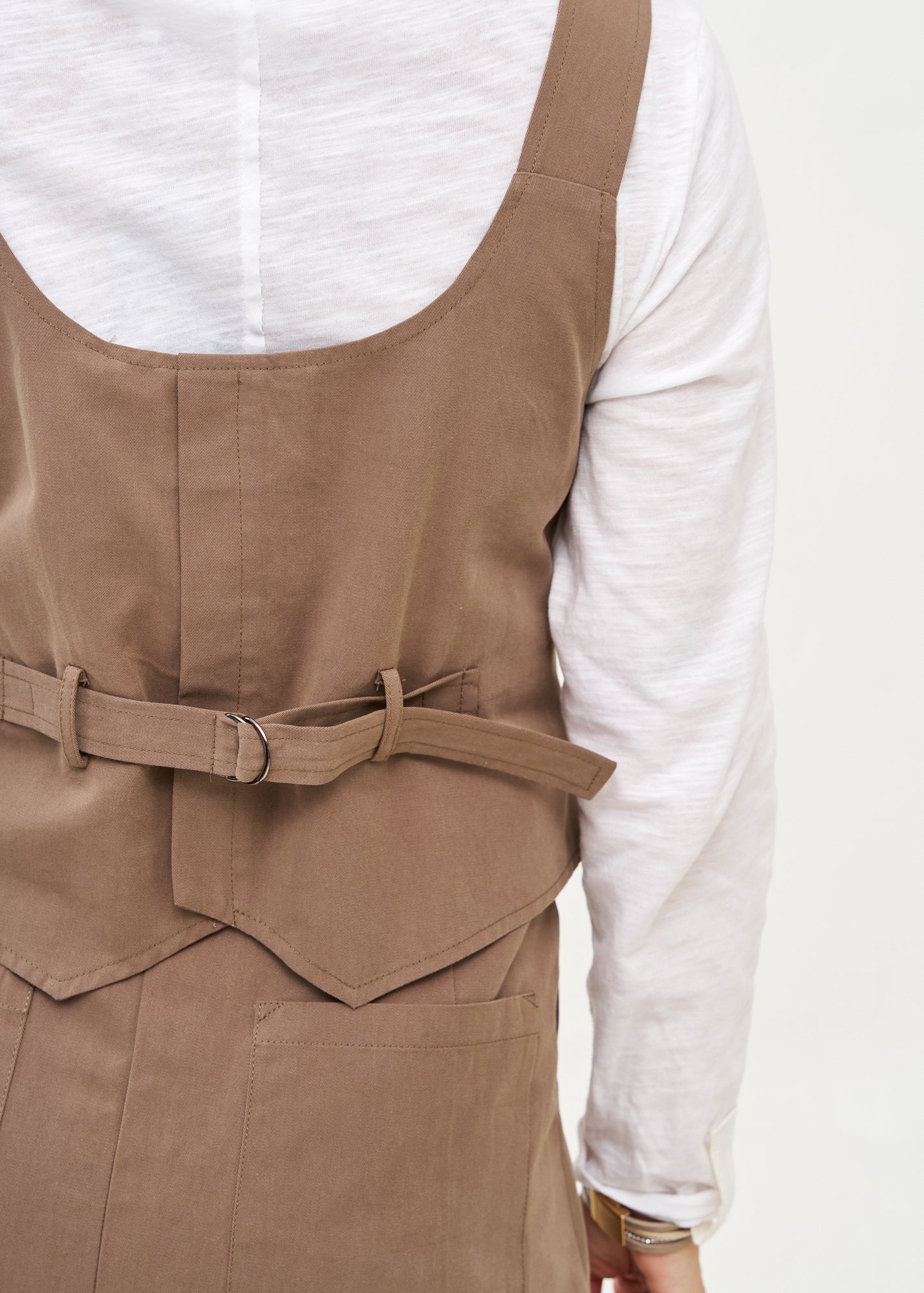 וסט כתפיות עם אבזמים חום