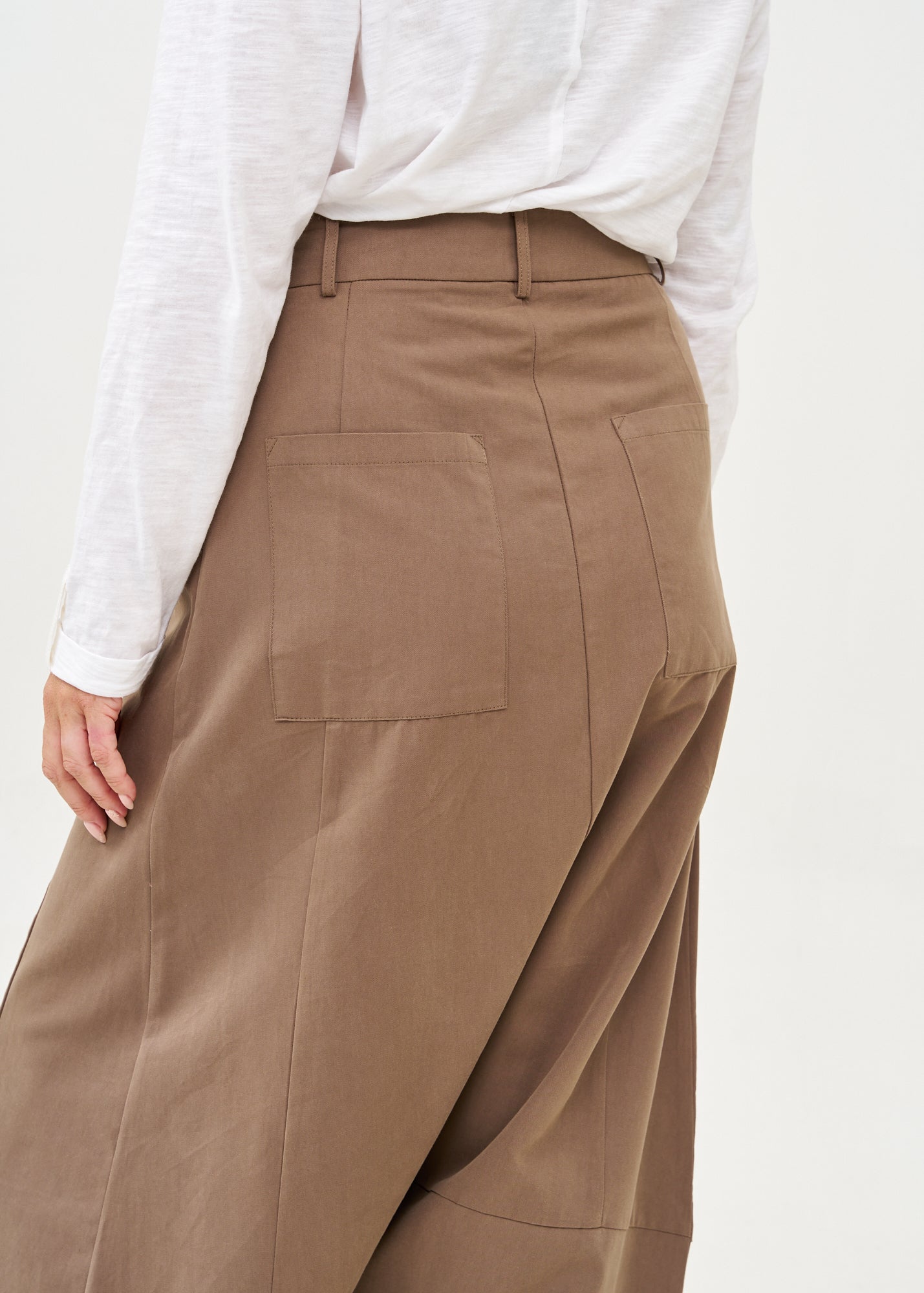 מכנס חצאית חתך עם כיס שילוב צבע חום