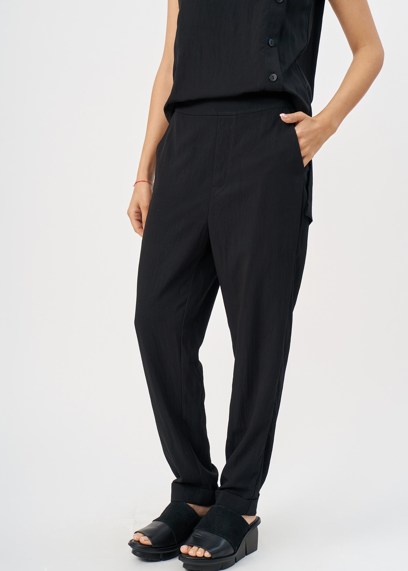 Black pleated hem twill fabric pants