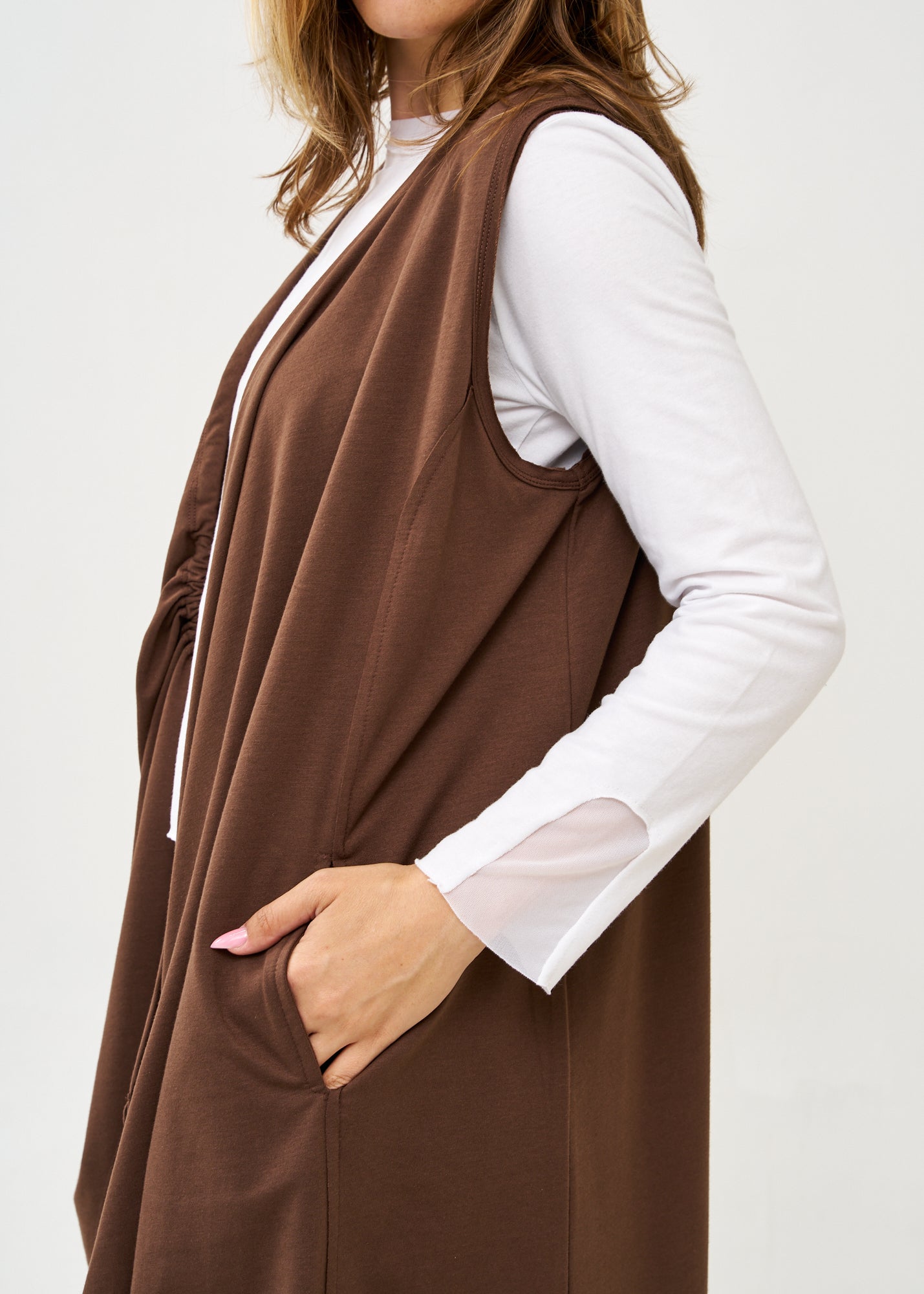 עליונית ארוכה ללא שרוול עם כיווץ חום