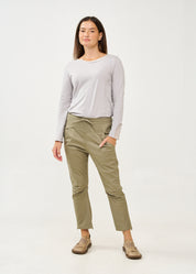 מכנסיים ארוכים כיווץ בברך ירוק