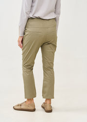 מכנסיים ארוכים כיווץ בברך ירוק