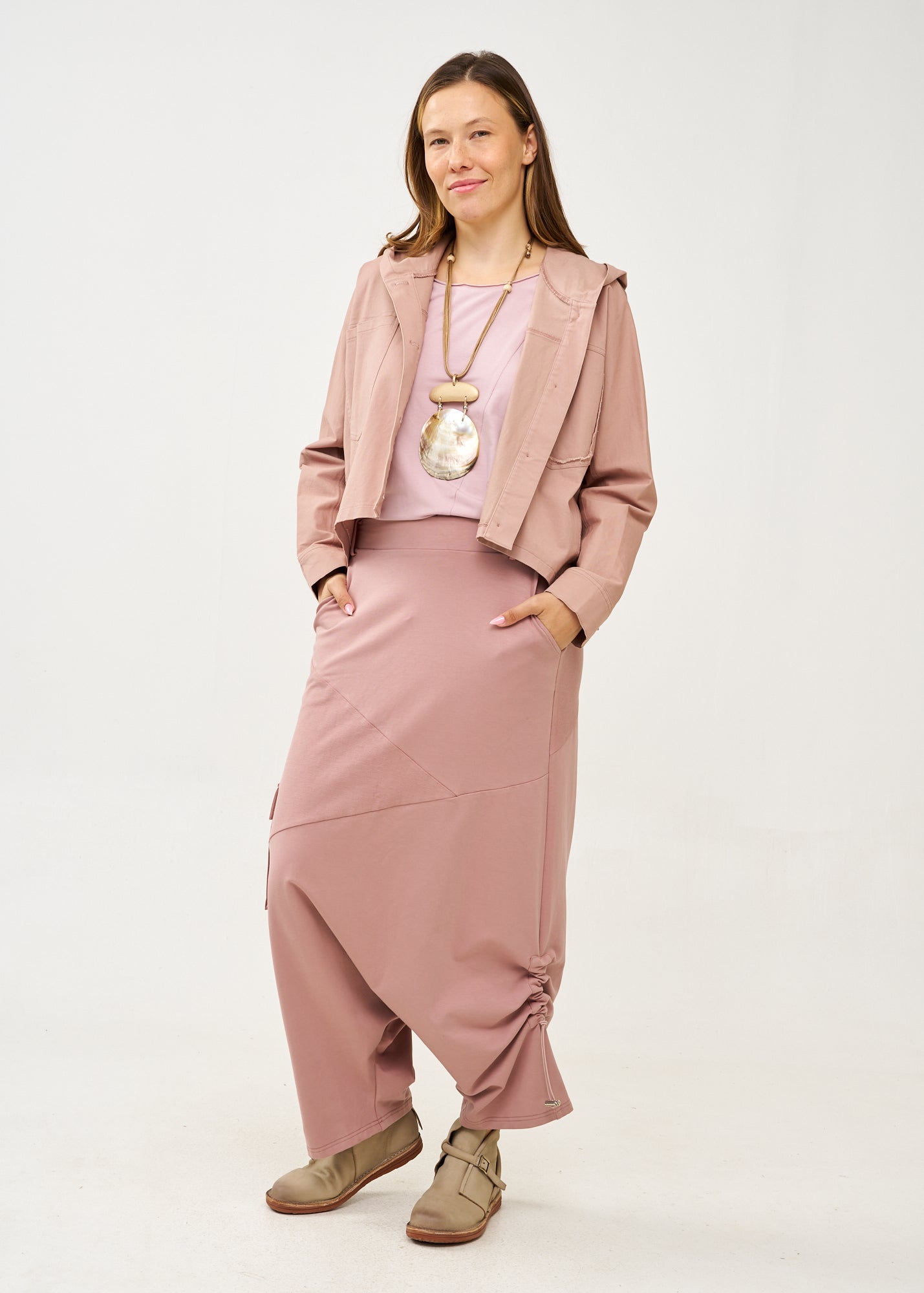 Pink pleated skirt with pocket