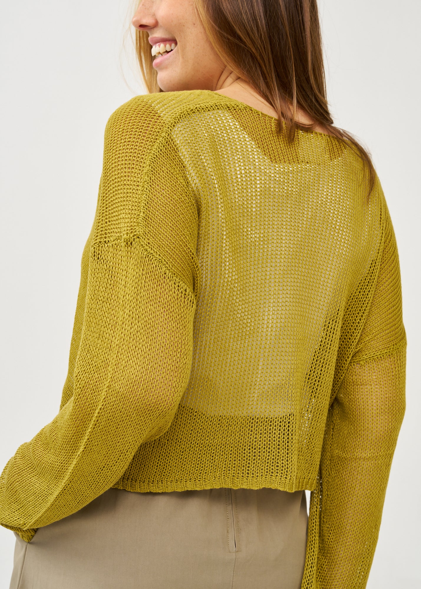 סריג בסריגה דקה ליפוף קדימה ירוק