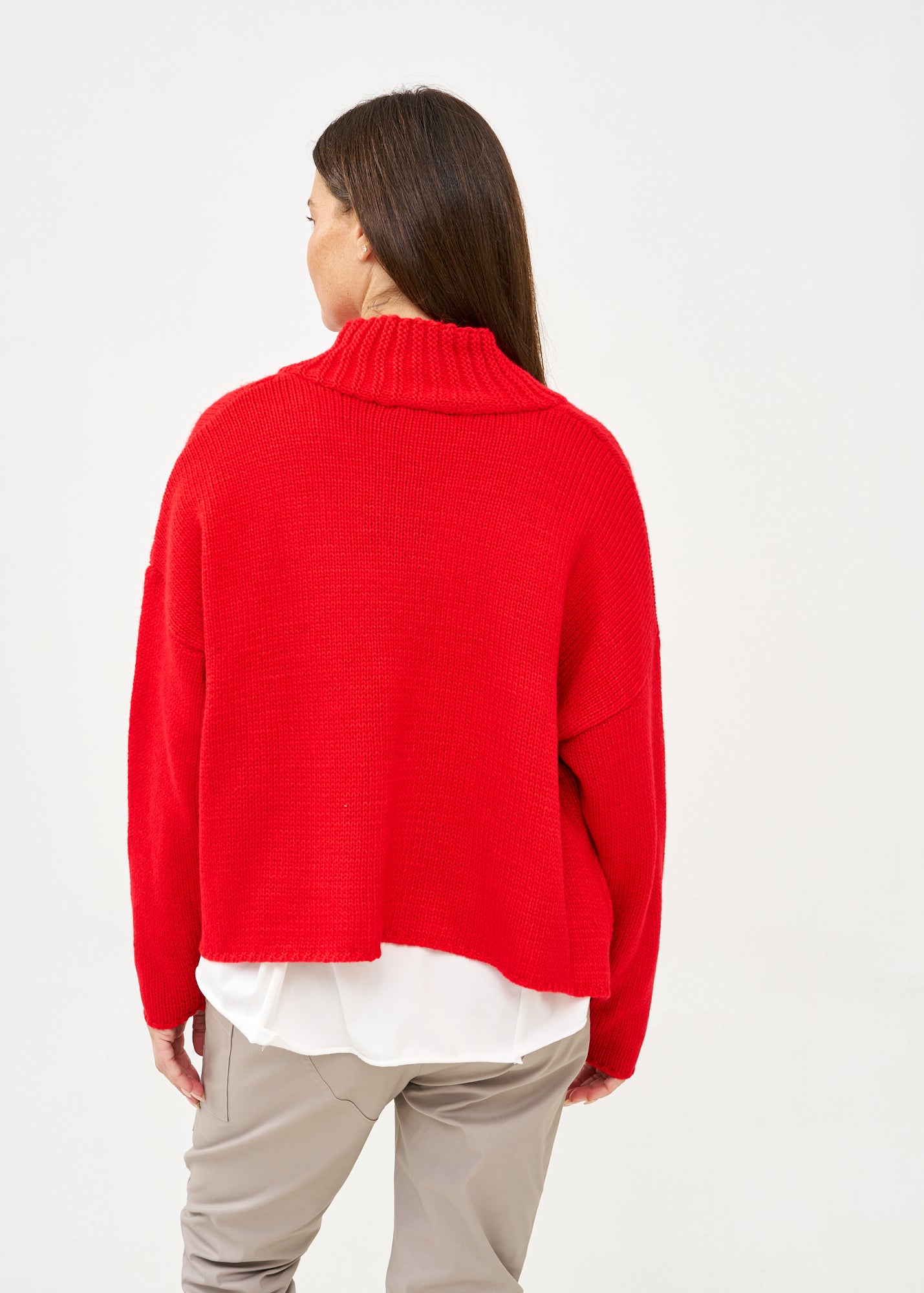 עליונית סריג עם רוכסן אדום