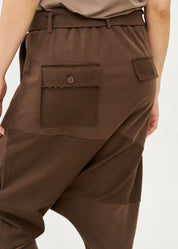 מכנסיים שקי חתכים הפוכים עם חגורה חום