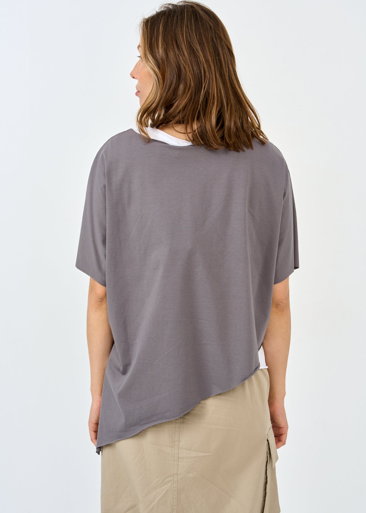 Серая рубашка оверсайз с короткими рукавами и летучей мышью