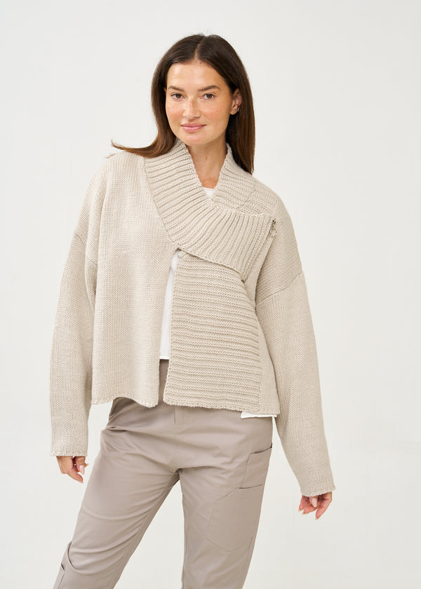 עליונית סריג עם רוכסן אפור בהיר