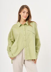 חולצה מכופתרת סיומת אלכסונית וכיס ירוק