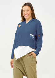 סריג עם כובע סיומת פרומה כחול