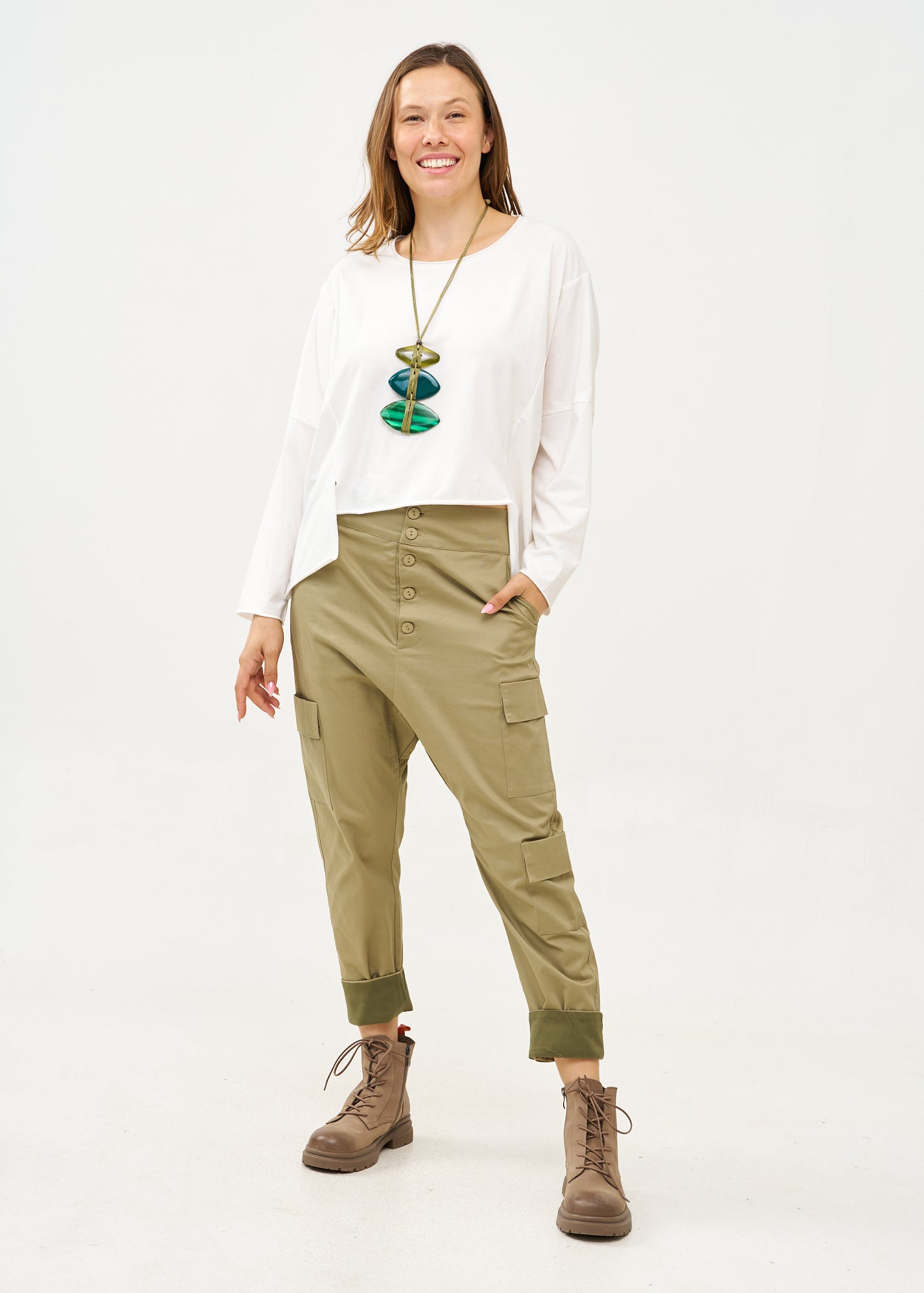 מכנסיים בוי עם כיסים שילוב צבע חום