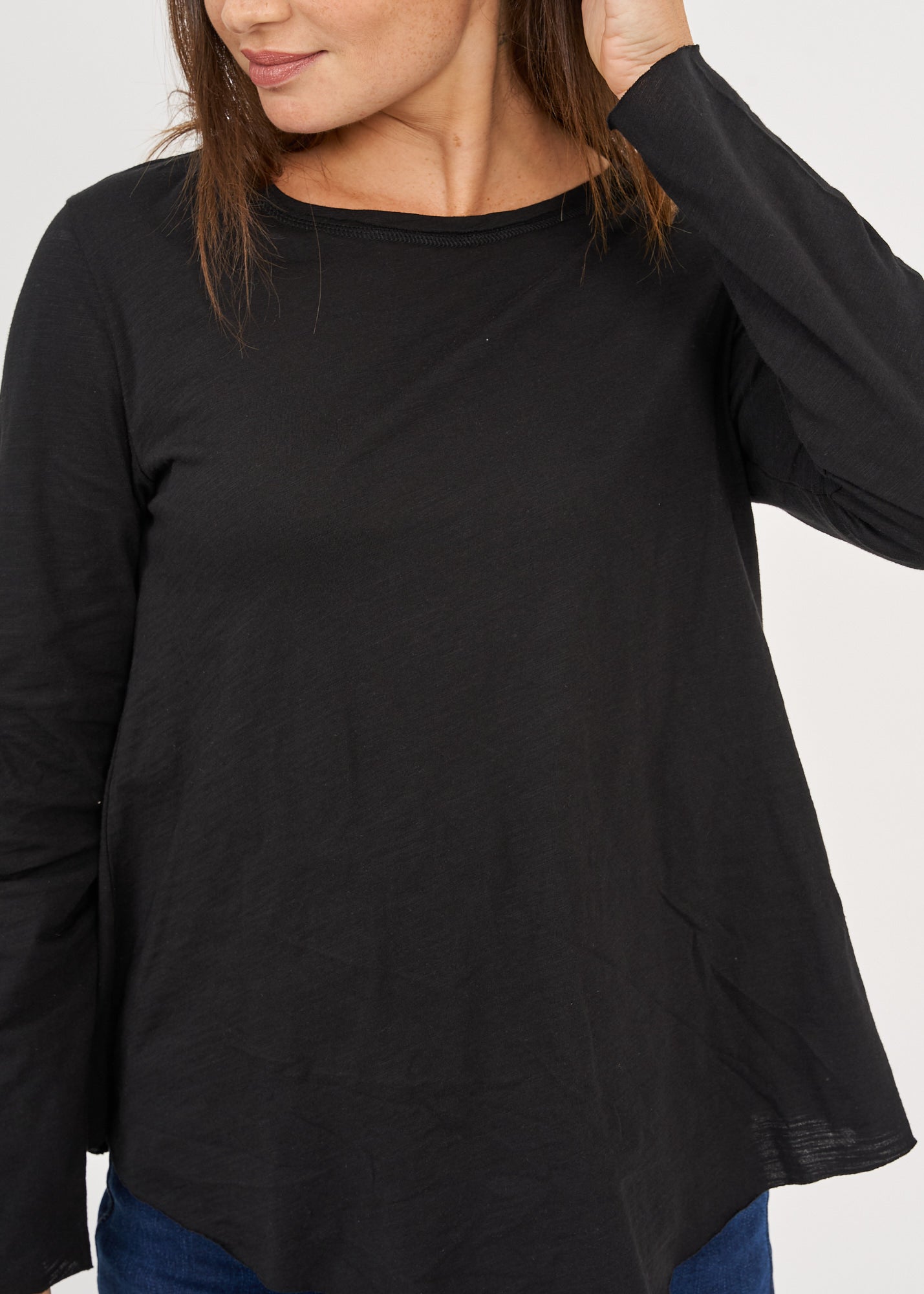 Black long sleeve triangular ending t-shirt
