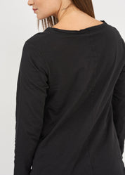 Black long sleeve triangular ending t-shirt