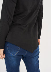 Black long sleeve triangular ending t-shirt