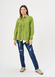 מכופתרת כיסים מרובעים וסרטים ירוק