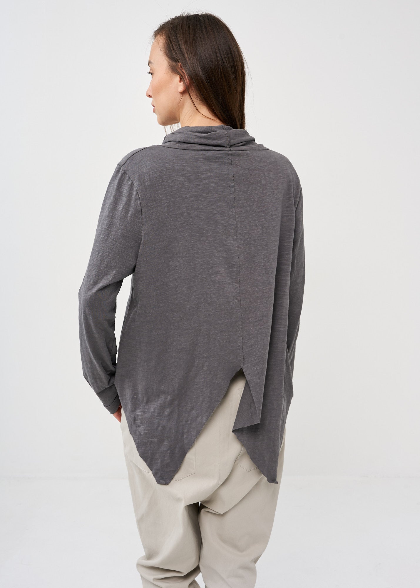 חולצת גולף דקה סיומת שפיצים אפור כהה