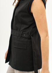 וסט עם חצי חגורה שחור